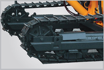 Steel track adaptable to all terrains